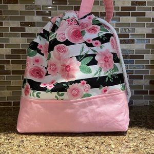 Floral drawstring bag.